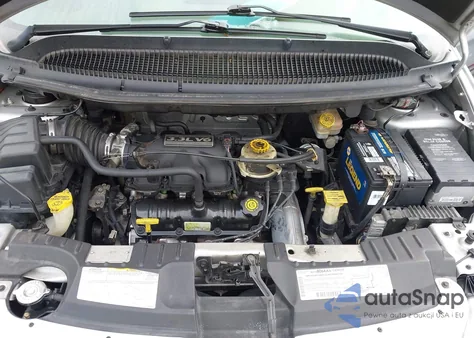 2002 Chrysler Voyager z USA, uszkodzony, nr VIN 1C4GJ25332B614042